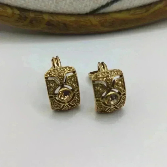 Vintage Monet gold tone amber rhinestone clip on earrings - Picture 3 of 6